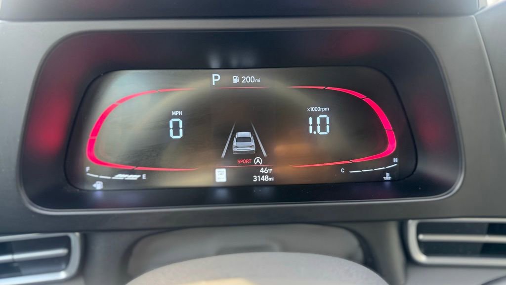 Used 2025 Hyundai Elantra SE image 9