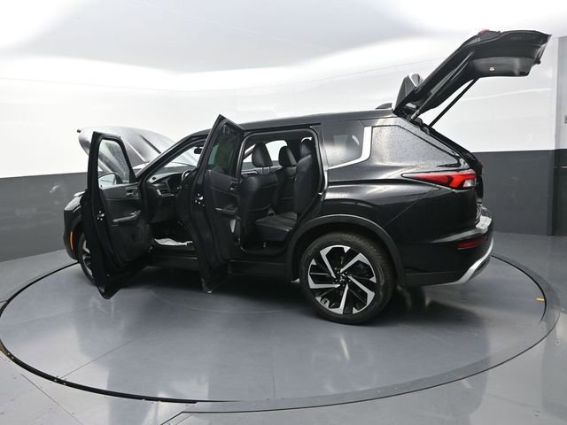 Used 2023 Mitsubishi Outlander SE image 31