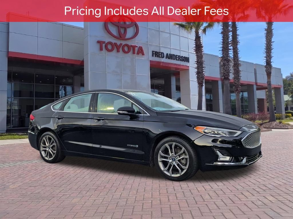 Used 2019 Ford Fusion Titanium FWD image 1
