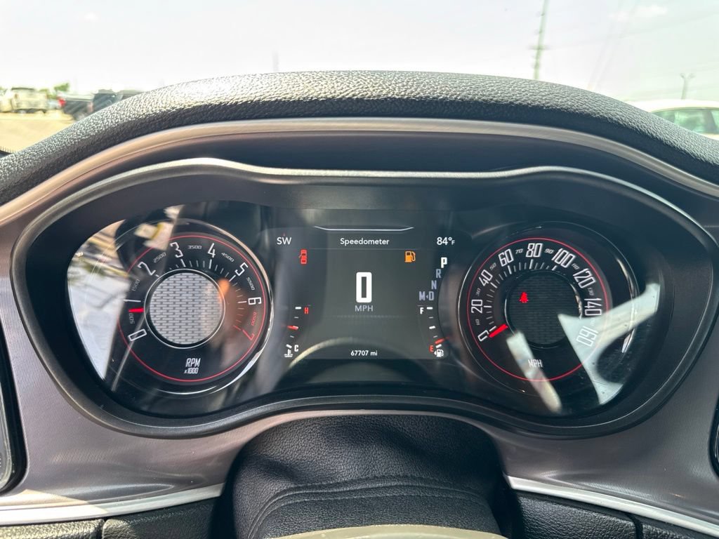Used 2022 Dodge Challenger SXT w/ Driver Convenience Group RWD image 21