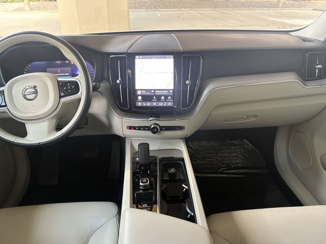 Used 2024 Volvo XC60 B5 Plus AWD/4WD image 11
