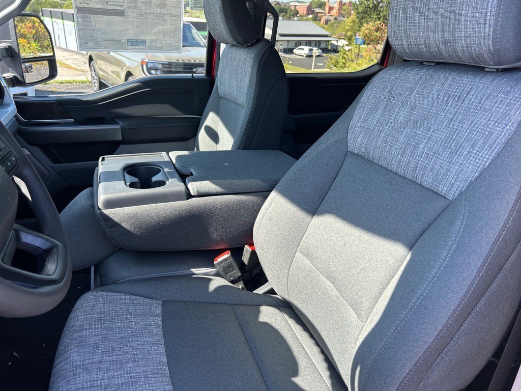 New 2026 Ford F250 4x4 Crew Cab Super Duty image 4