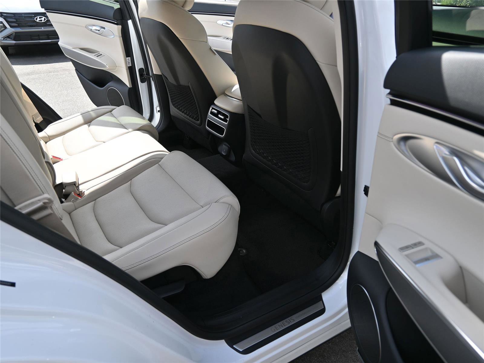 New 2026 Genesis GV70 2.5T Select image 29