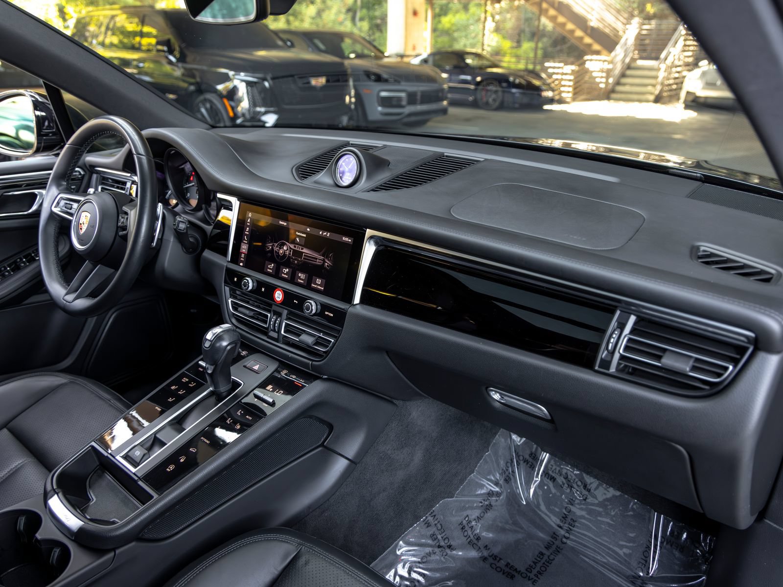 Certified 2023 Porsche Macan AWD/4WD image 54