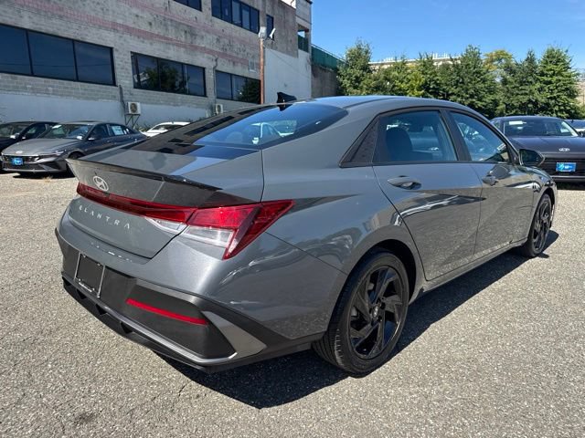 Used 2026 Hyundai Elantra Sport FWD image 17