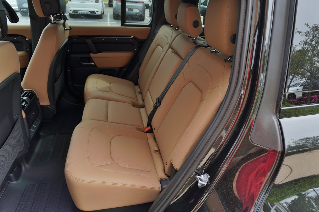 New 2026 Land Rover Defender 110 S AWD/4WD image 30