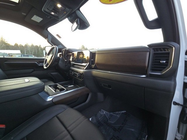 Used 2024 Chevrolet Silverado 3500 High Country image 28