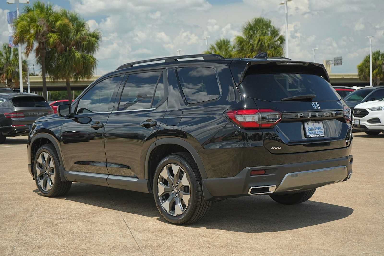 Used 2026 Honda Pilot Elite image 4