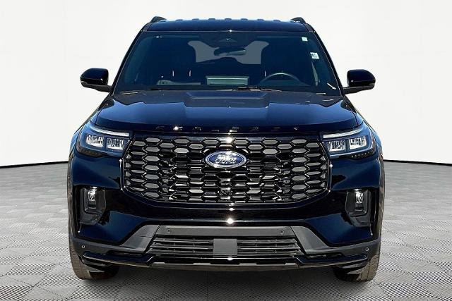 Certified 2025 Ford Explorer ST-Line w/ ST-Line Street Pack image 3