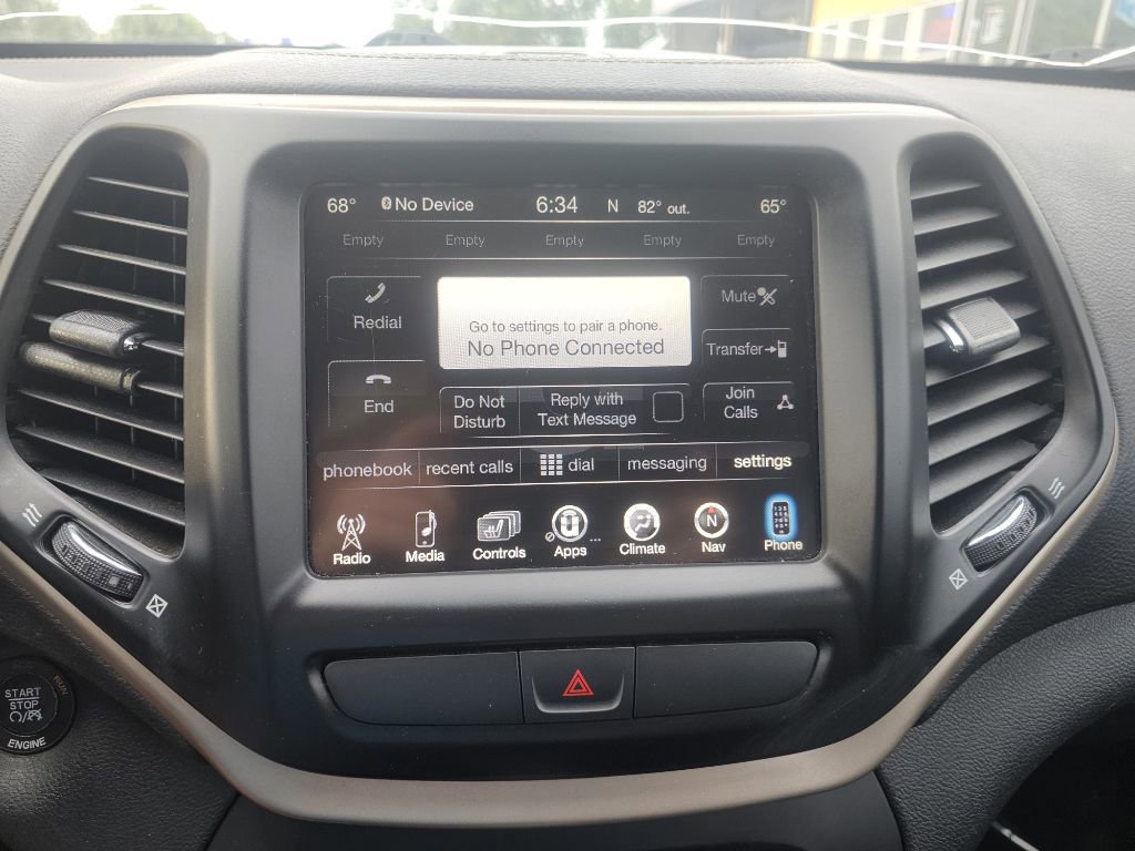 Used 2016 Jeep Cherokee Limited image 26