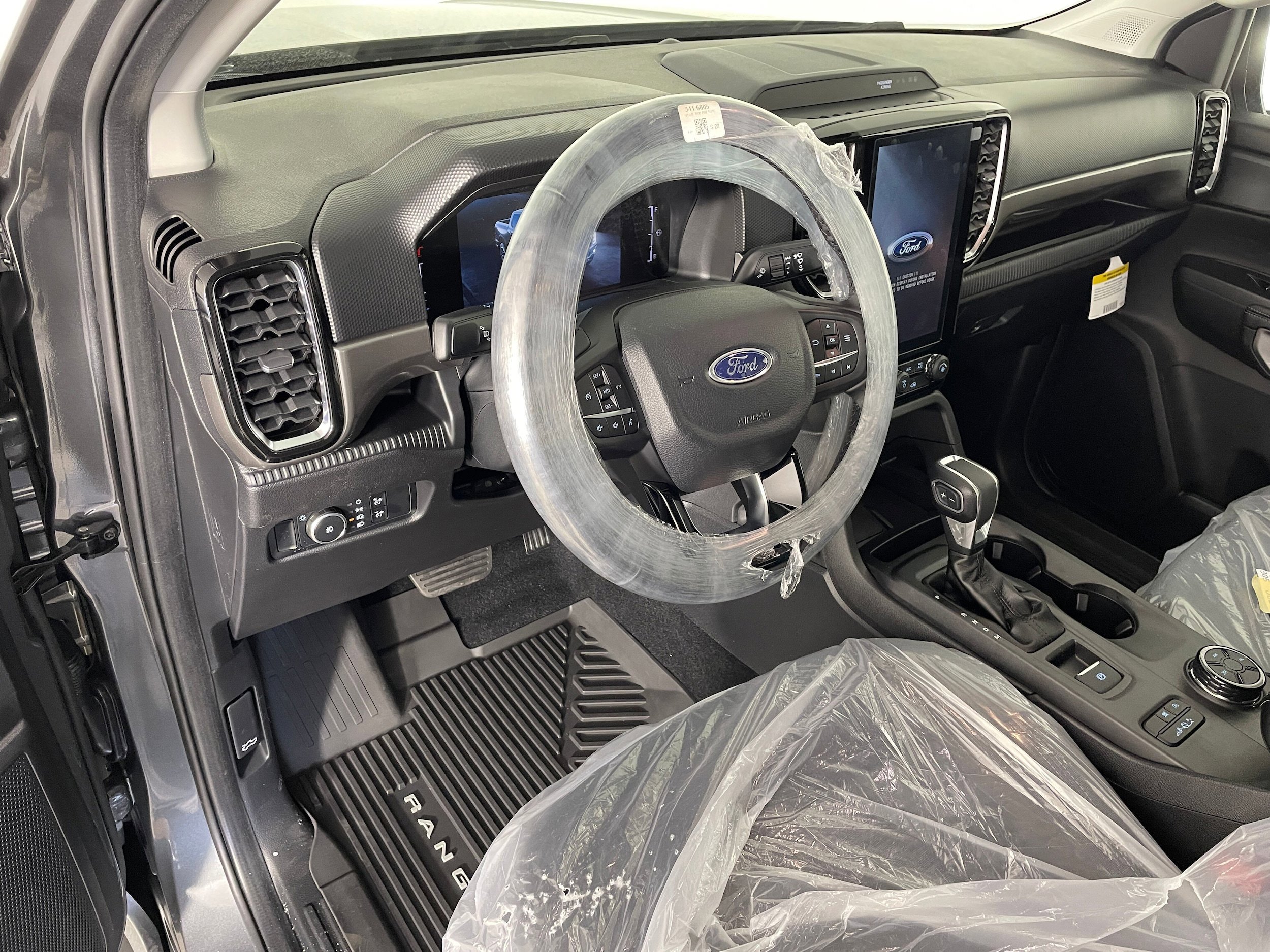 New 2025 Ford Ranger XLT w/ FX4 Off-Road Package image 2
