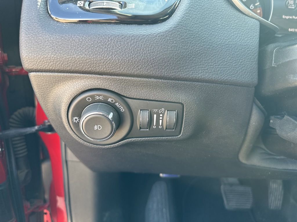 Used 2018 Jeep Compass Latitude w/ Popular Equipment Group image 13