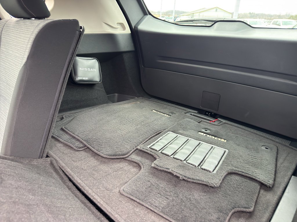 Certified 2023 Nissan Rogue SV image 34