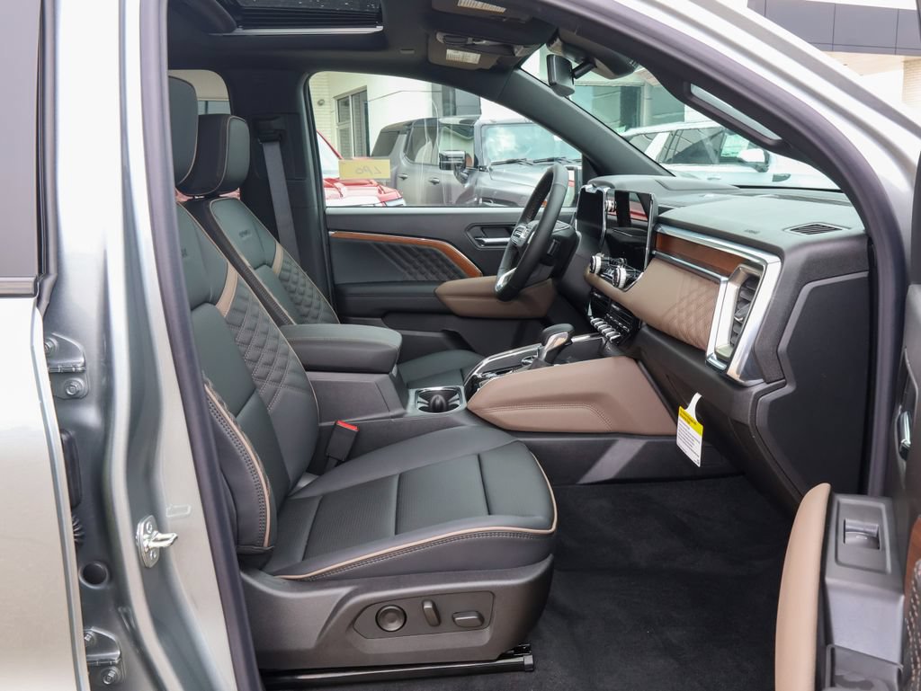 New 2026 GMC Canyon Denali w/ LPO, Black Badging Package AWD/4WD image 34