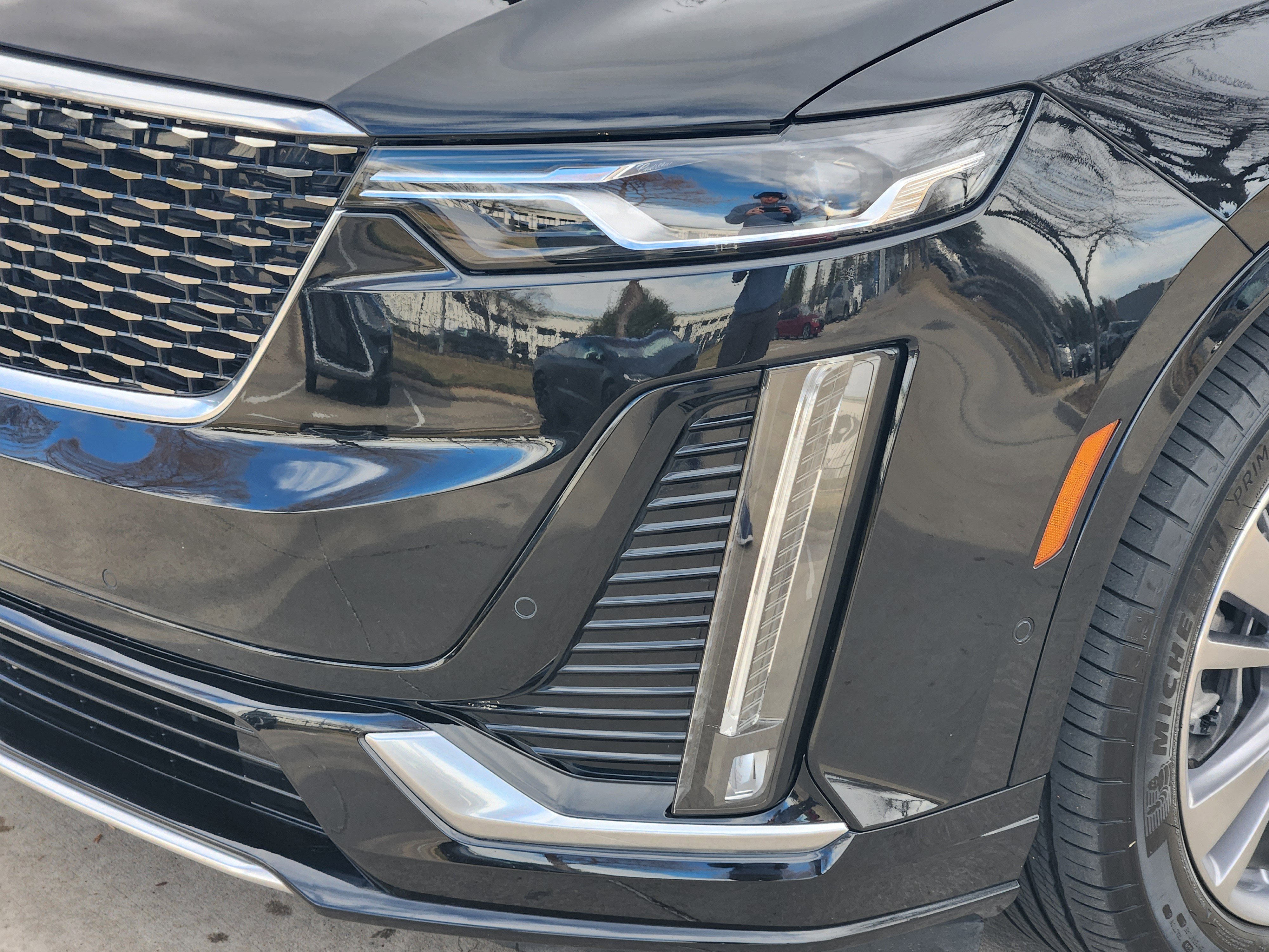 Used 2023 Cadillac XT6 Premium Luxury w/ Technology Package image 7