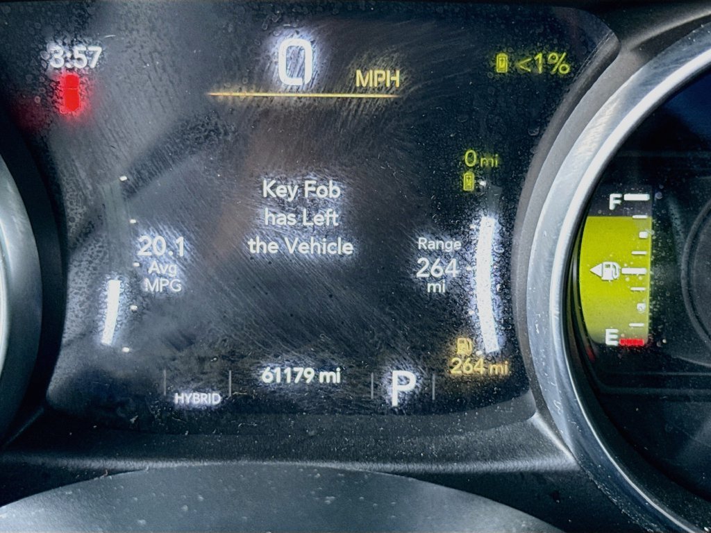 Used 2022 Jeep Wrangler Unlimited Sahara w/ Cold Weather Group AWD/4WD image 13