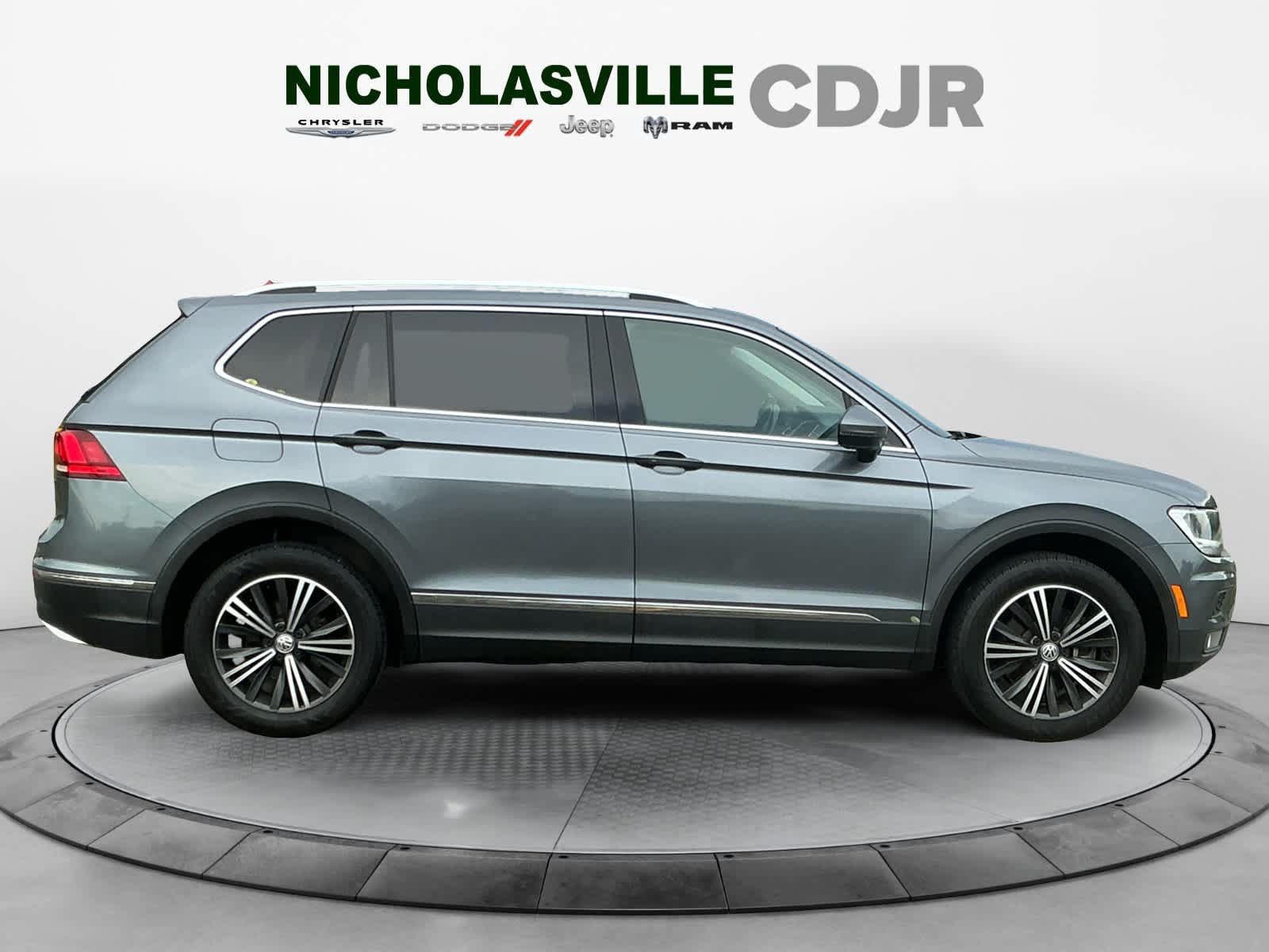 Used 2019 Volkswagen Tiguan SEL AWD/4WD image 6