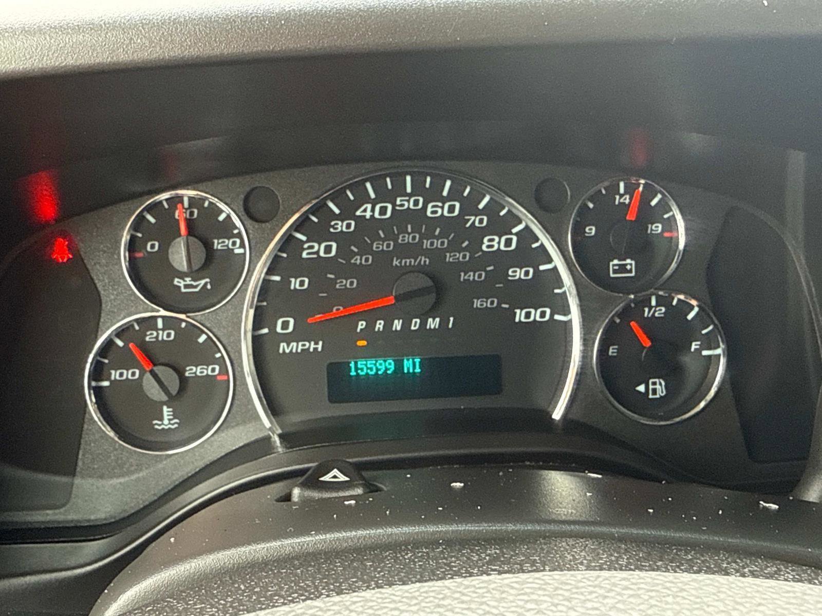 Used 2024 Chevrolet Express 3500 Extended image 9