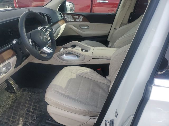 Used 2024 Mercedes-Benz GLS 450 4MATIC image 2