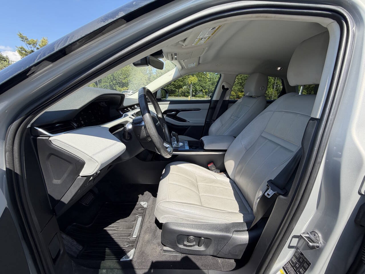 Used 2020 Land Rover Range Rover Evoque SE AWD/4WD image 10