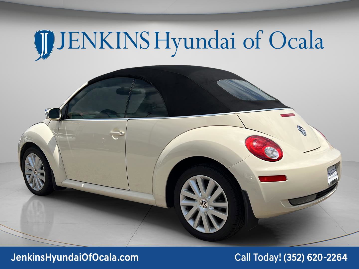 Used 2008 Volkswagen Beetle SE FWD image 5