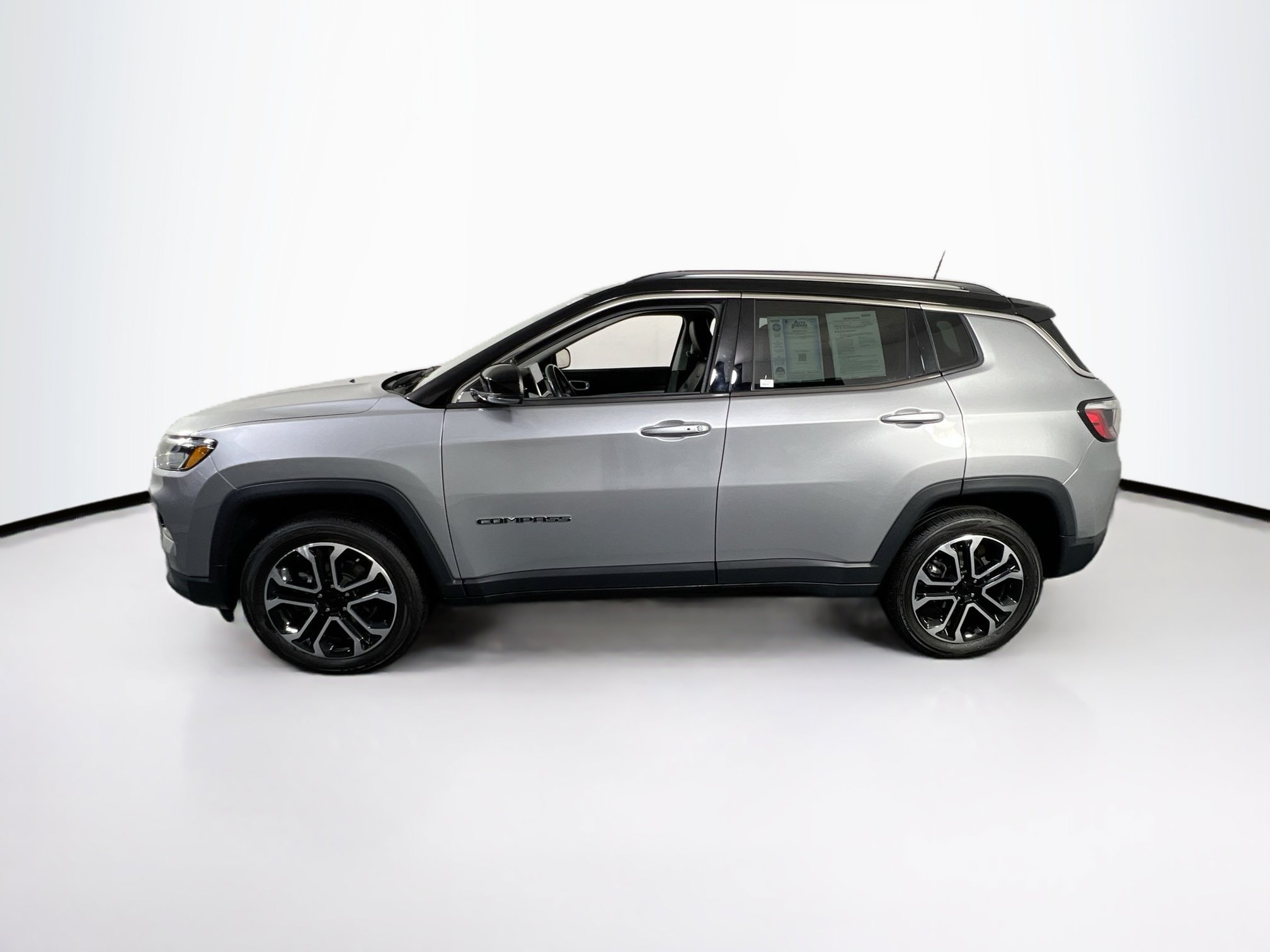 Used 2022 Jeep Compass Limited AWD/4WD image 8