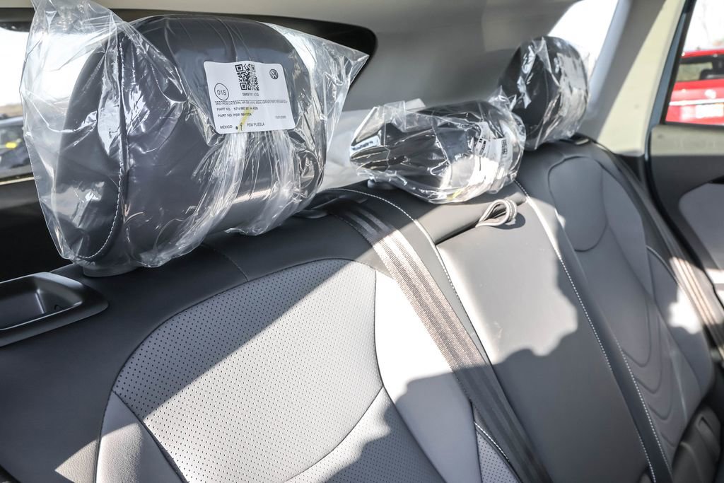 New 2026 Volkswagen Tiguan SE image 38