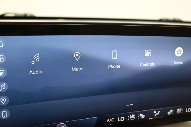 Used 2025 Buick Enclave Avenir w/ Trailering Package, 5000 lbs. FWD image 24