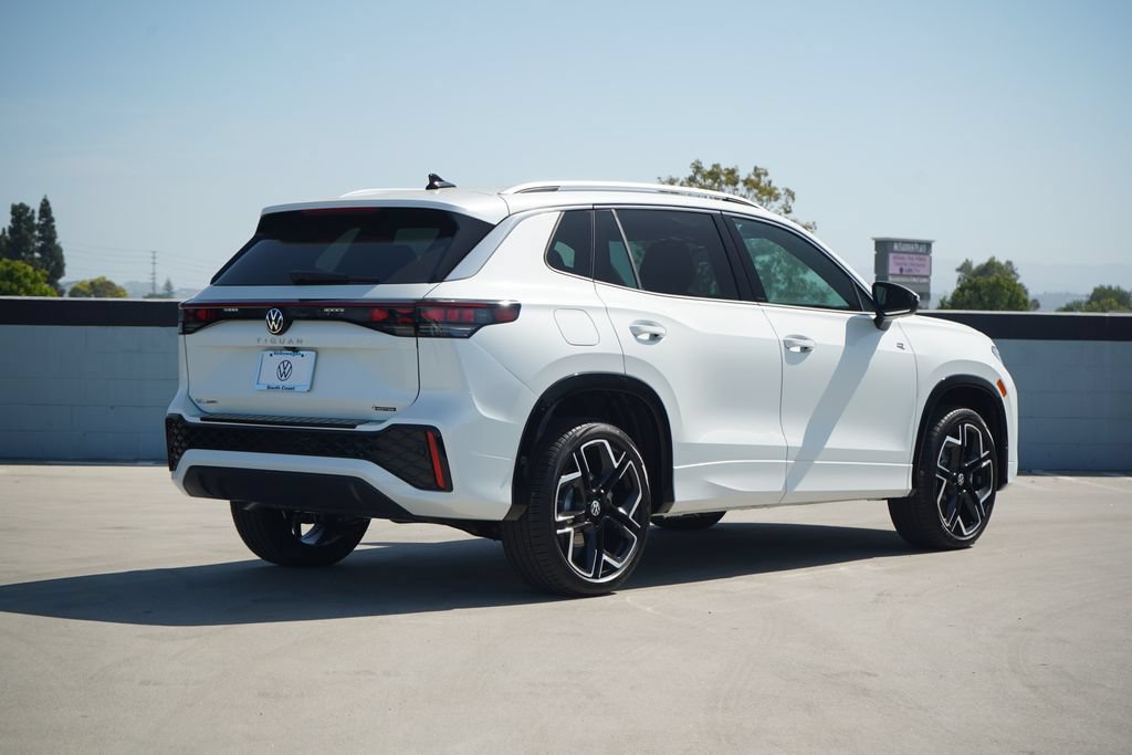 New 2026 Volkswagen Tiguan SEL R-Line AWD/4WD image 3