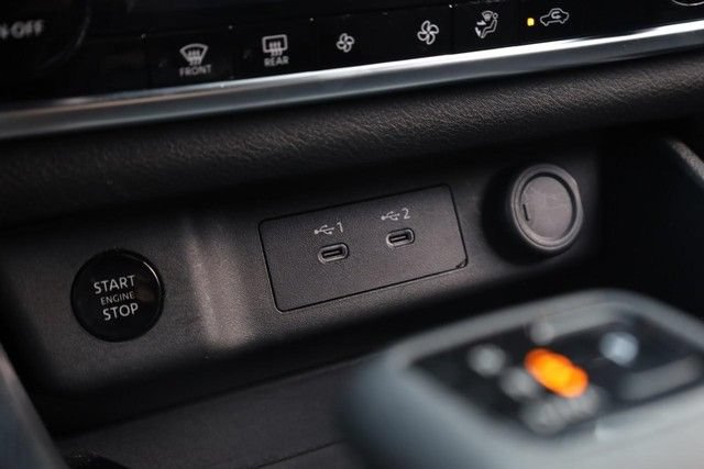 Certified 2025 Nissan Rogue SV FWD image 14