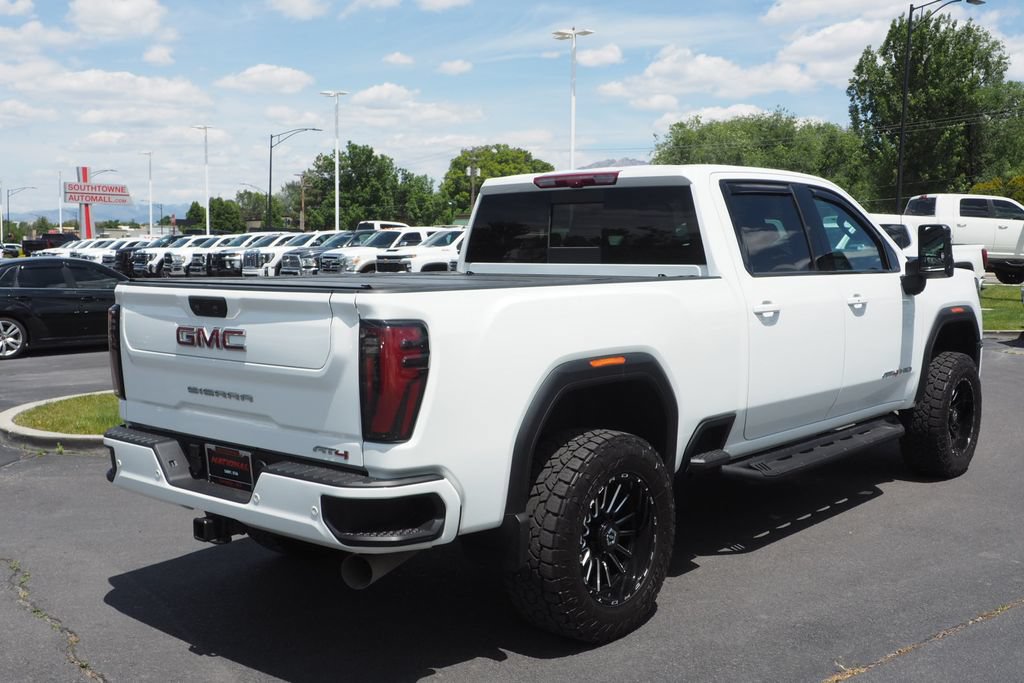 Used 2024 GMC Sierra 3500 AT4 w/ Technology Package AWD/4WD image 7