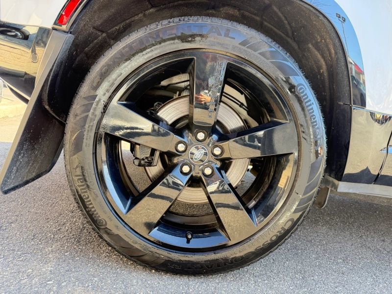 Used 2023 Land Rover Defender 90 V8 image 32