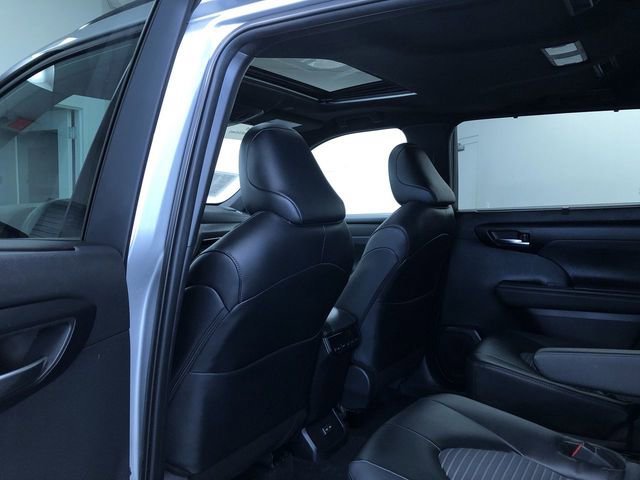 Certified 2025 Toyota Highlander XSE AWD/4WD image 19