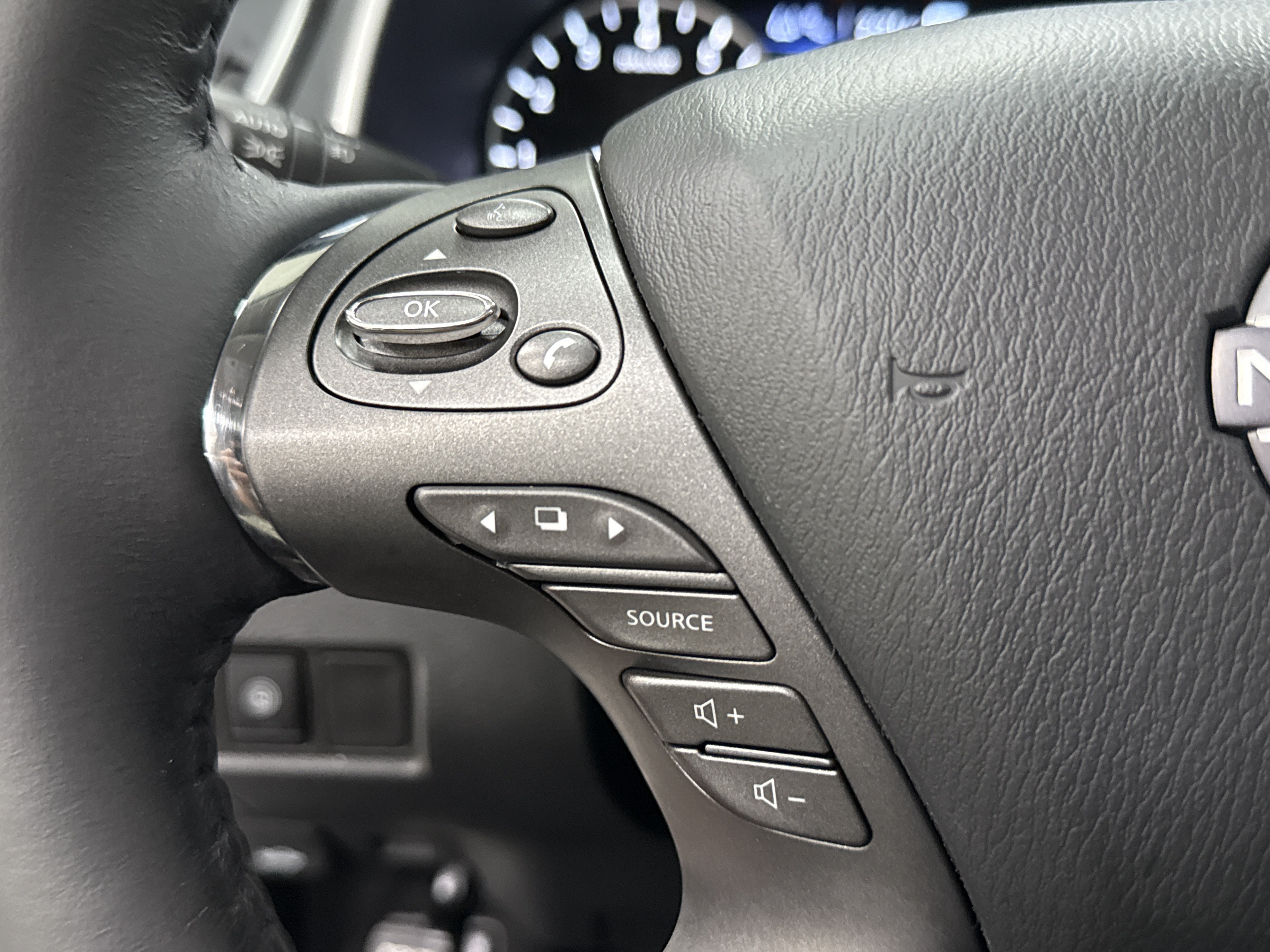 Used 2024 Nissan Murano Platinum w/ Cargo Package FWD image 19