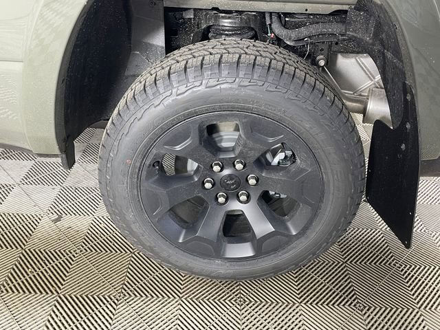 New 2026 RAM 1500 4x4 Crew Cab image 17