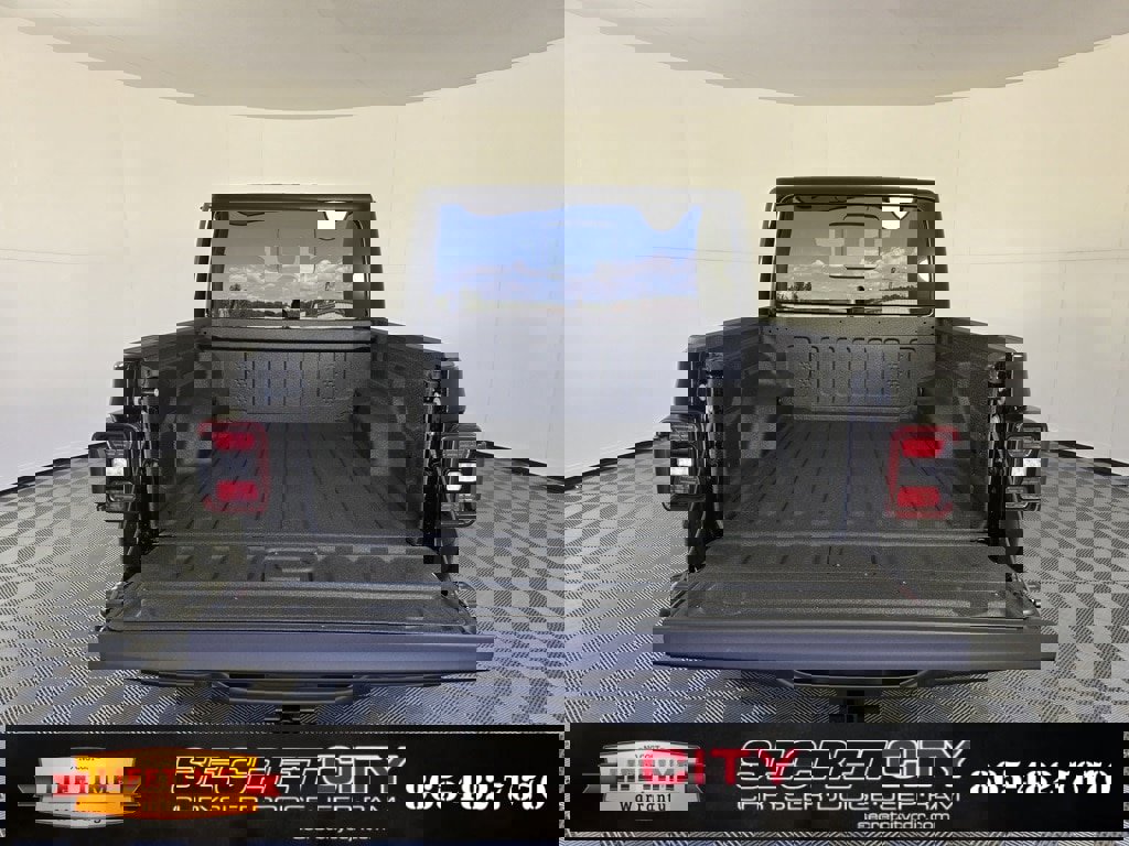 New 2025 Jeep Gladiator Mojave image 31
