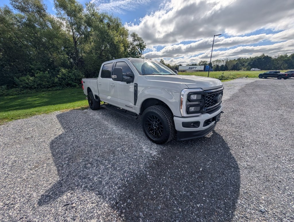 Used 2025 Ford F250 XLT w/ Black Appearance Package AWD/4WD image 8