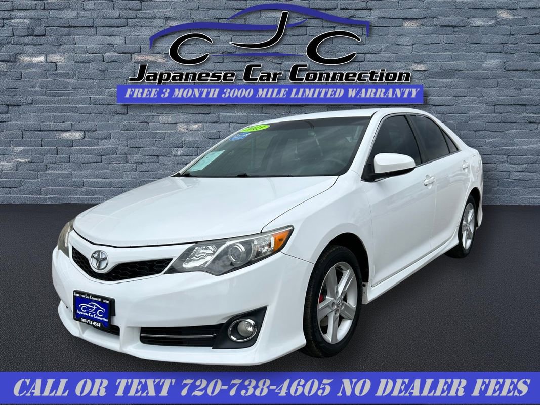 Used 2013 Toyota Camry SE w/ Preferred Accessory Pkg FWD image 3