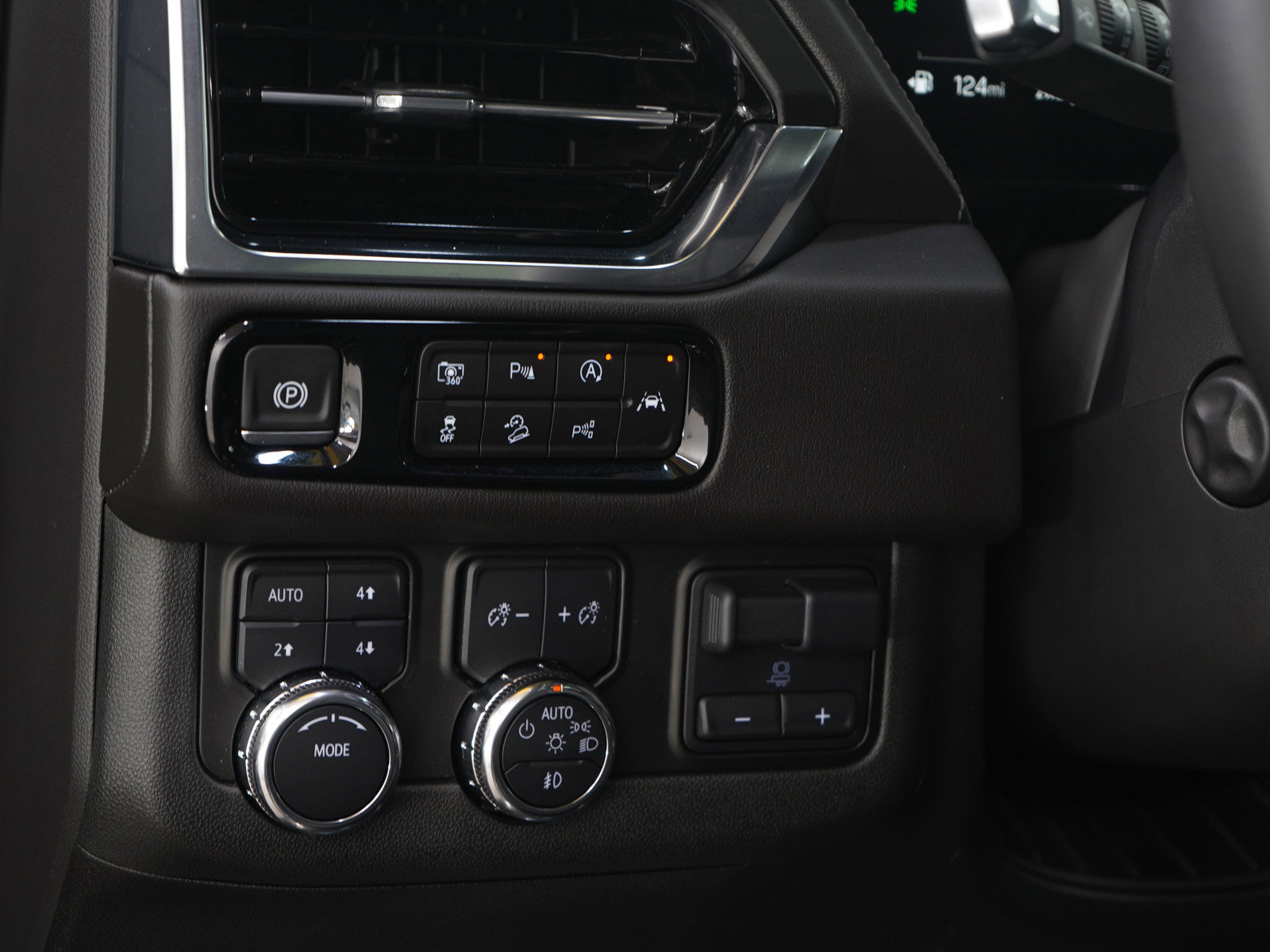 Used 2025 GMC Yukon Denali w/ Denali Reserve Package image 26