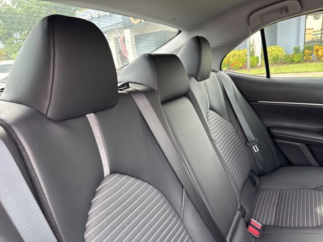 Used 2023 Toyota Camry SE image 16