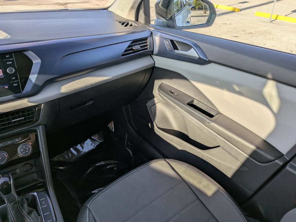 Certified 2023 Volkswagen Taos SE w/ Panoramic Sunroof Package FWD image 15