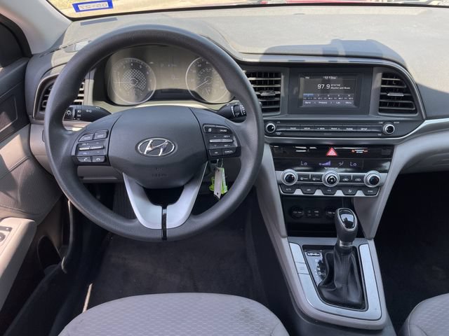 Used 2020 Hyundai Elantra SE FWD image 11