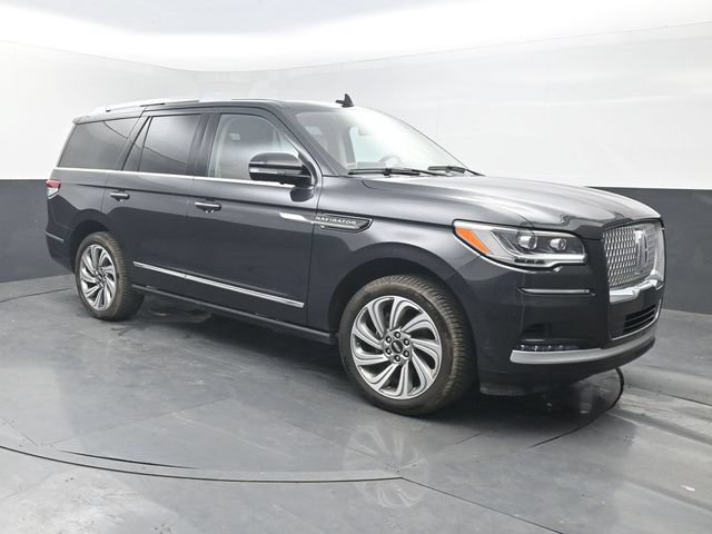 Used 2023 Lincoln Navigator Reserve w/ Equipment Group 201A AWD/4WD image 8