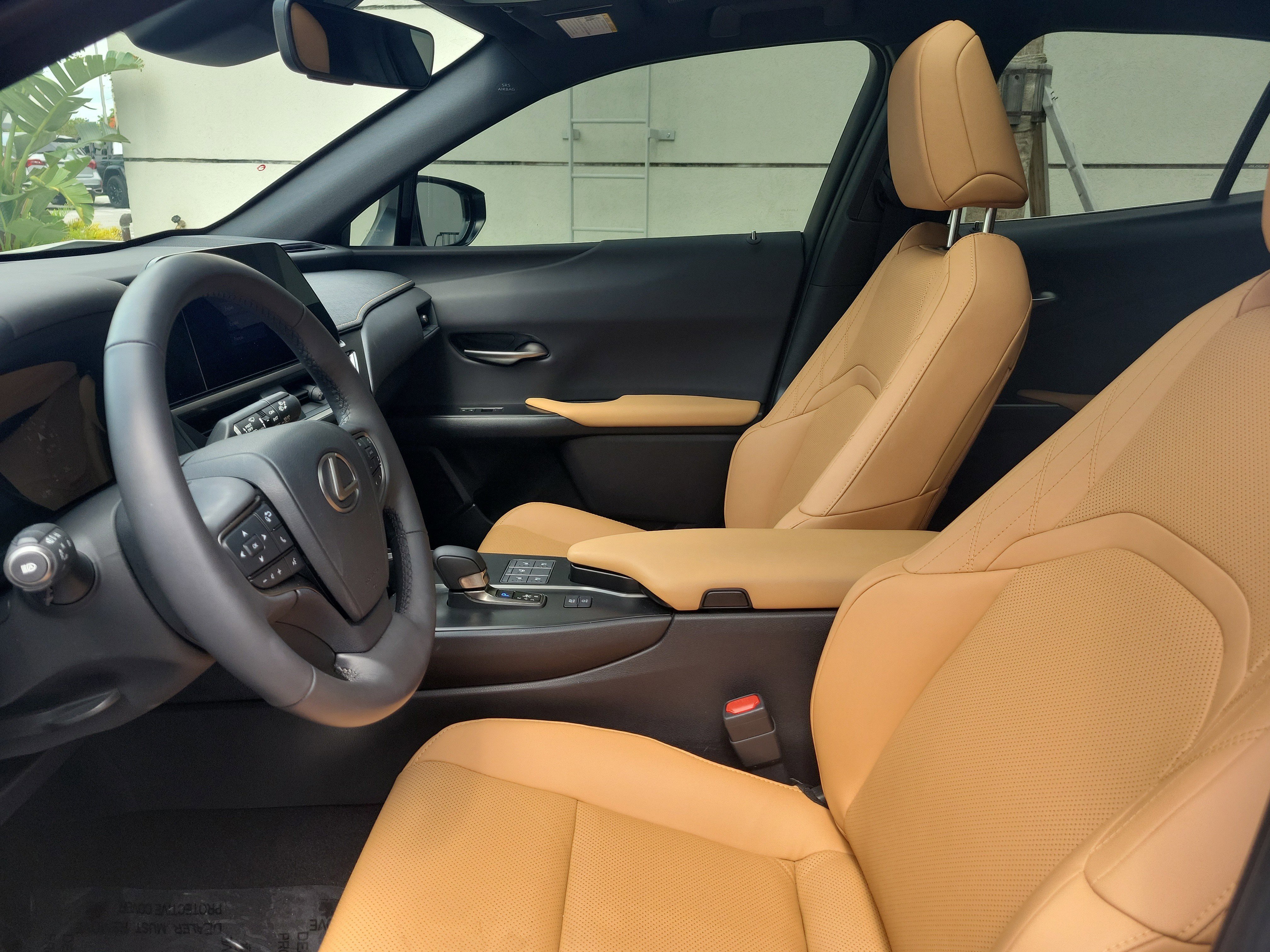 Used 2025 Lexus UX 300h FWD w/ Accessory Package (Z2) image 23