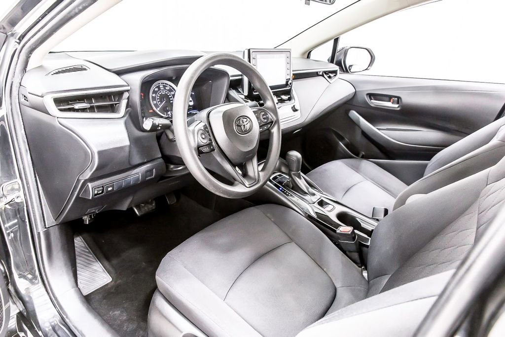 Used 2020 Toyota Corolla LE FWD image 26
