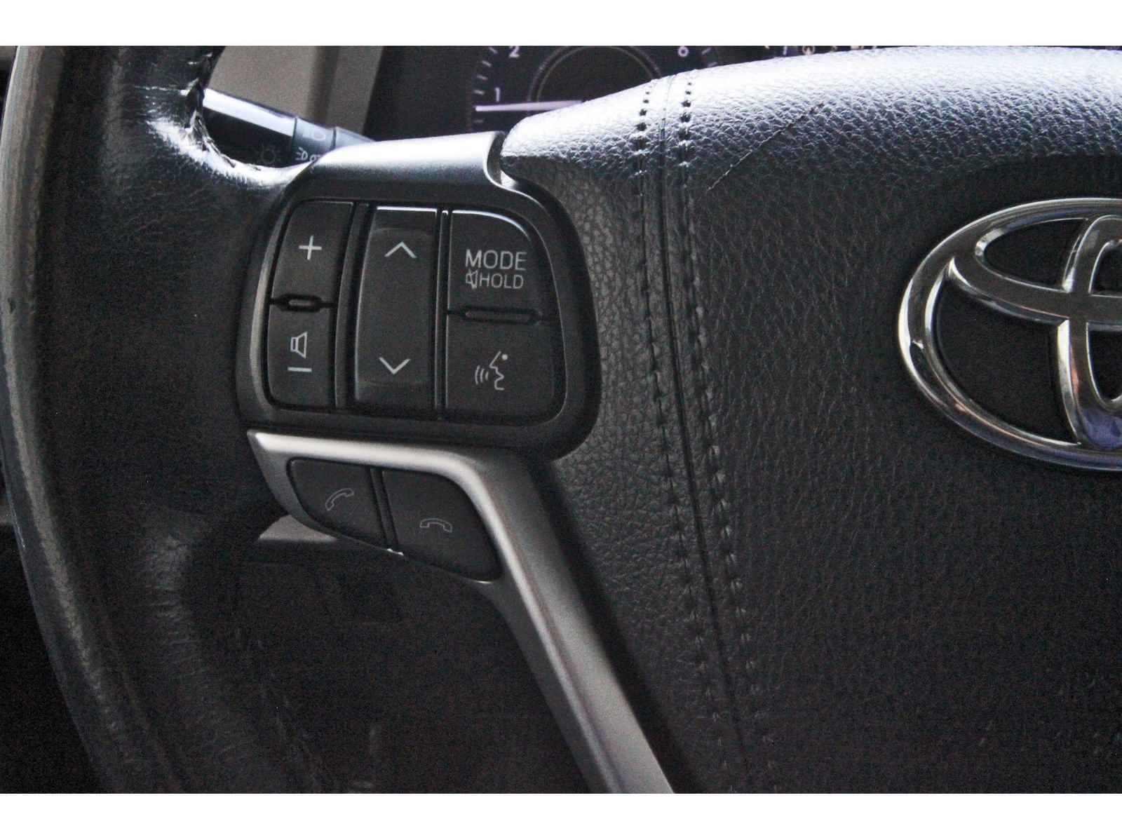 Used 2019 Toyota Sienna XLE w/ XLE Navigation Package FWD image 20