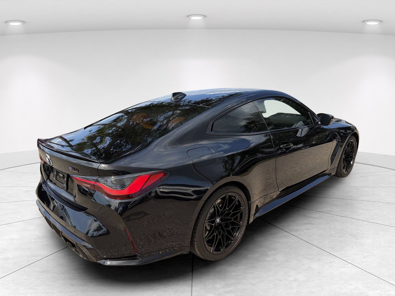 Used 2021 BMW M4 Competition w/ M Carbon Exterior Package RWD image 4