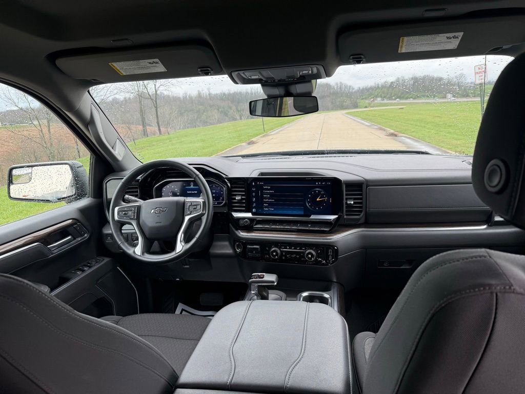 Used 2025 Chevrolet Silverado 1500 RST w/ LPO, Dark Essentials Package image 16