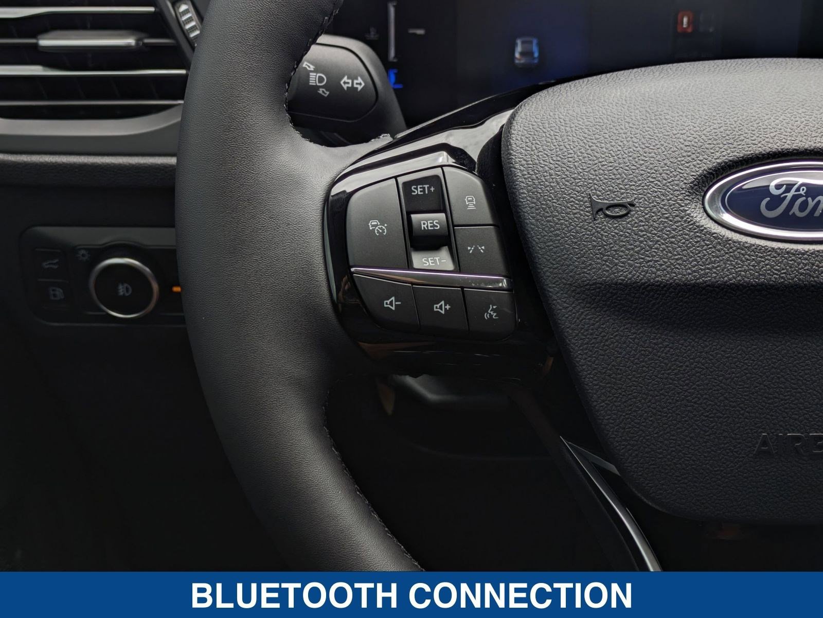 New 2025 Ford Escape SE image 26