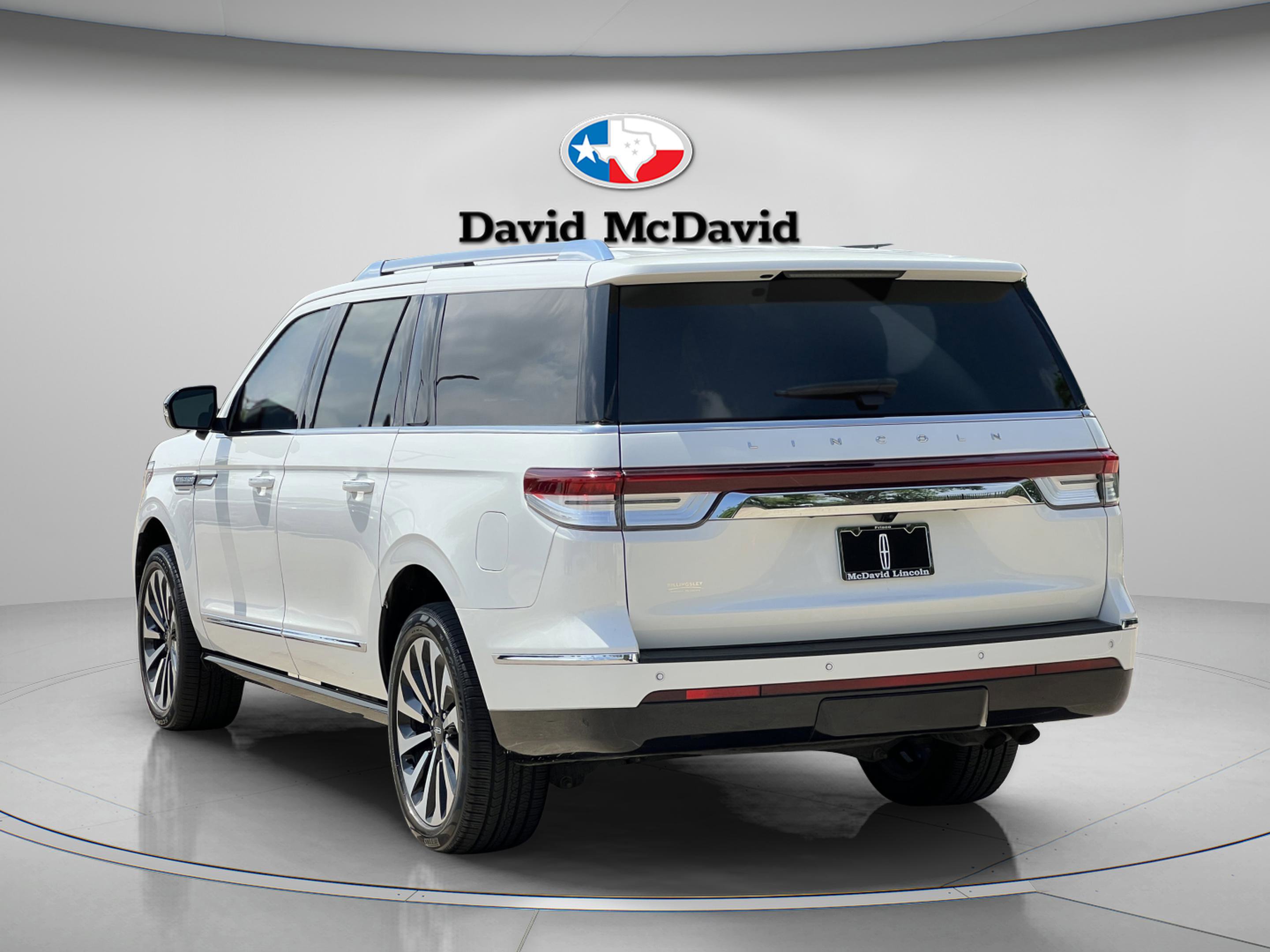 Used 2023 Lincoln Navigator L Reserve AWD/4WD image 5